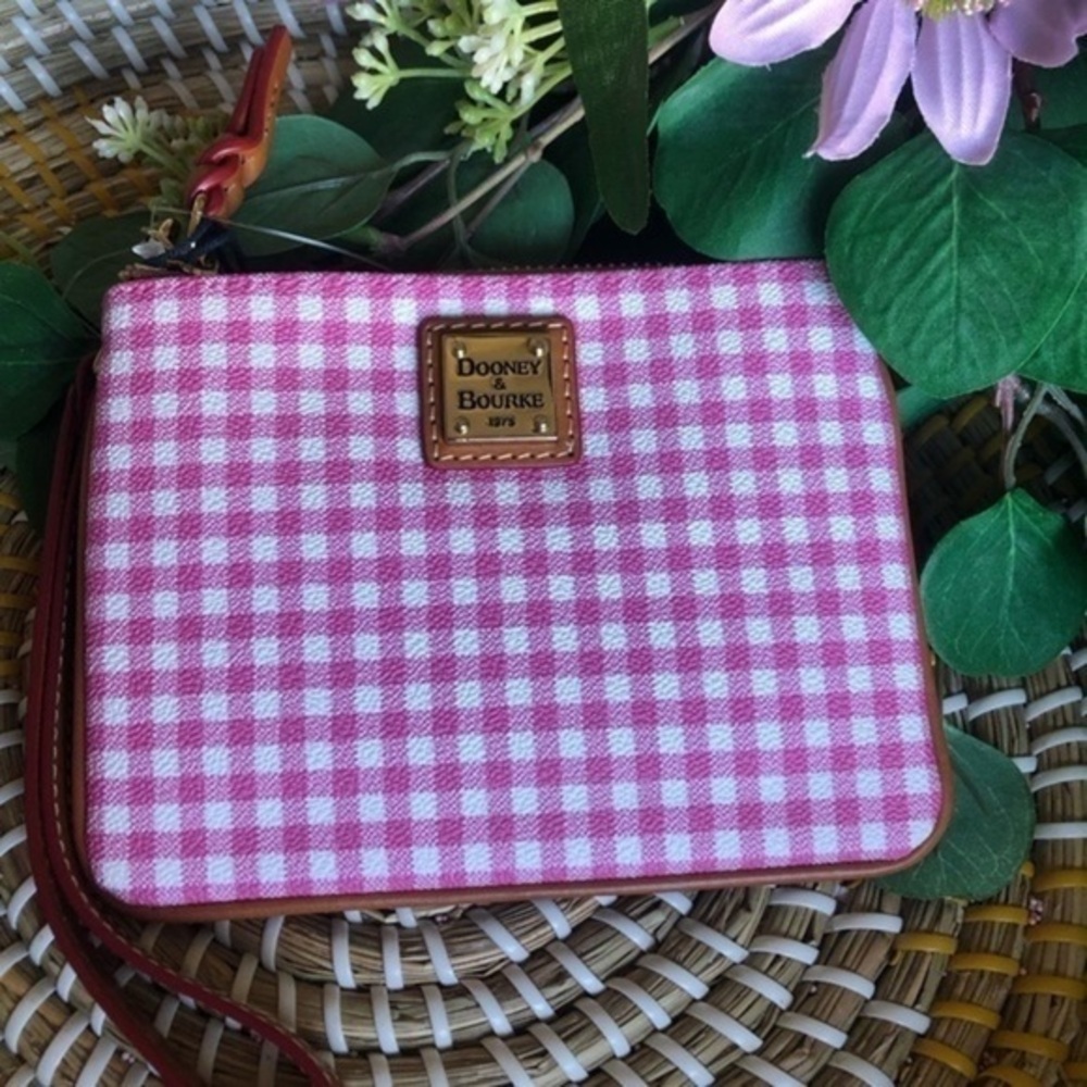 Dooney & Bourke Pink Gingham Wristlet Zip Pouch Checkered Wallet NWT